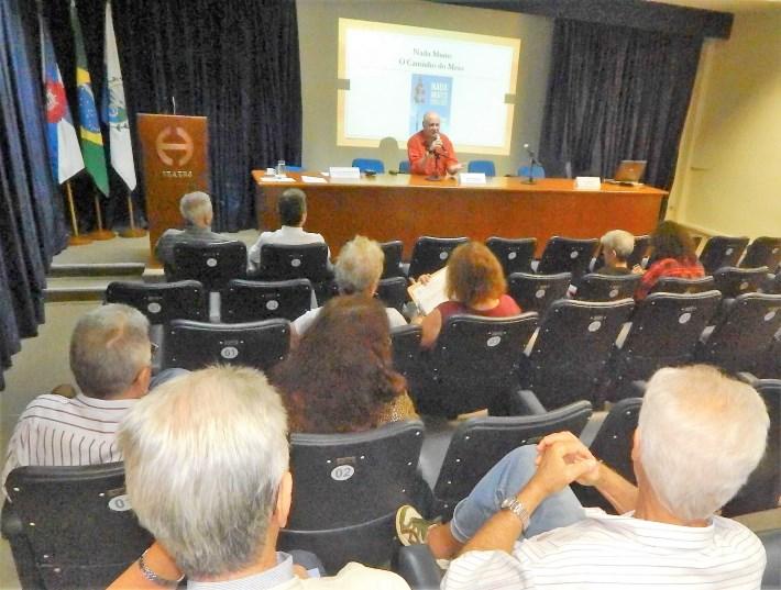 O médico ressaltou também o fato da alimentação estar ligada à sensação de prazer e recompensa. "A comida tem uma relação muito intensa com a recompensa.