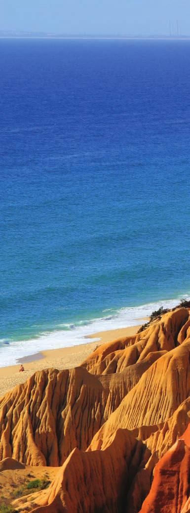 AS PRAIAS MAIS EMBLEMÁTCAS Praia do Meco É que o Meco continua a despertar paixões.