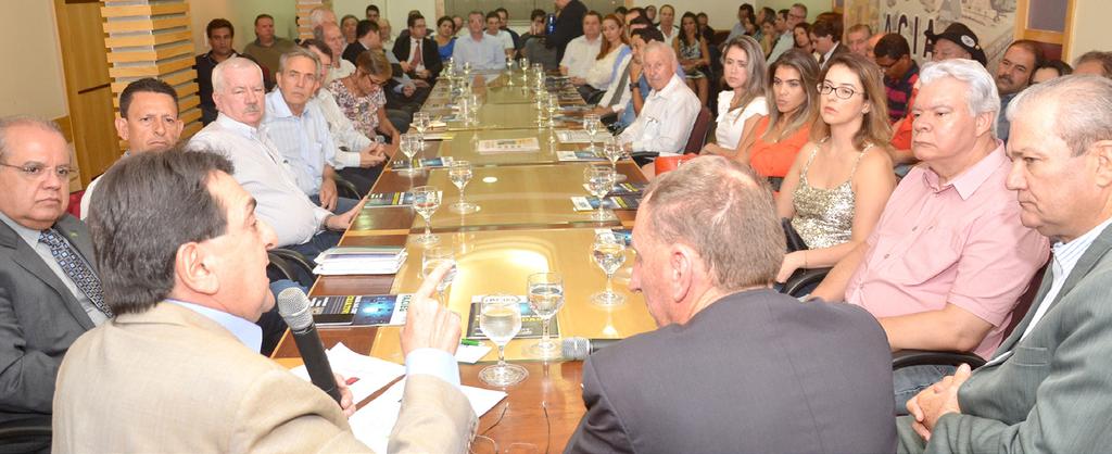 ACIA Cortes no Sistema S e conjuntura nacional pontuam palestra do vice-presidente da CNI vice-presidente da Confederação Nacional da Indús- O tria (CNI), Paulo Afonso Ferreira, a convite da