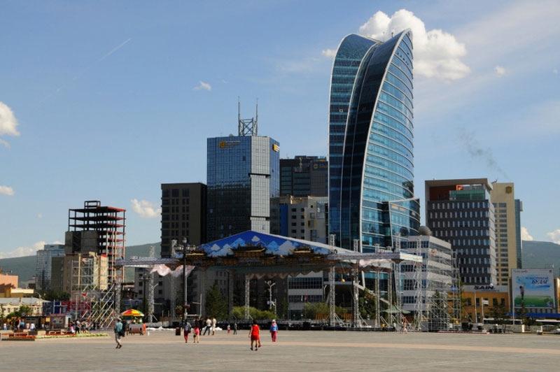 Embarque no voo Mongolian Airlines OM 136 saindo às 19h35. Pernoite a bordo. 16/08/2019 DIA 5 (SEX) ULAANBAATAR Chegada a Ulaanbaatar às 06h45 e traslado ao hotel. À tarde, passeio pela cidade.