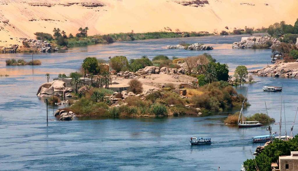 Acomodação Dia 3º (Sex): Cairo / Aswan / Cruzeiro pelo Nilo Café da manhã e traslado ao aeroporto para pegar o avião para Aswan. (Vôo não incluído) Chegada e traslado ao navio.