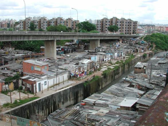 Brasil Favela Tiquatira Embora classificada como uma das principais metrópoles do mundo, segundo o censo de 2010 feito pelo IBGE, 1,39