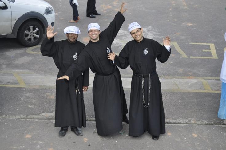 Caminhada pela Paz No dia cinco de Julho iniciou-se os festejos da padroeira Santa Maria Goretti, em Cariacica/ES, com a caminhada pela paz saindo do bairro de Bela Aurora da Cebs São Pedro, em