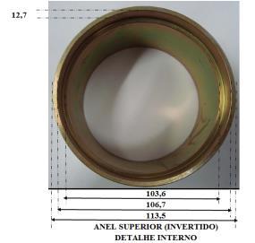 metálica de cerca de 50 cm x 30 cm x 5 cm; f) Extrator de corpo-de-prova; g) Peneiras de 25 19 9,5 4,8 2,4 ou 2,0 mm de abertura inclusive, tampa e