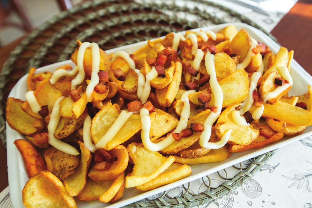 Batata Forgioni Speciale Entradas Batata Forgioni Speciale Nossas incríveis batatas rústicas fritas com bacon em fatias e requeijão Catupiry em deliciosa combinação.