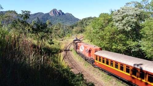 Mais uma vez tivemos a presença da Locomotiva G-12 que d e s c e u j u n t o c o m a