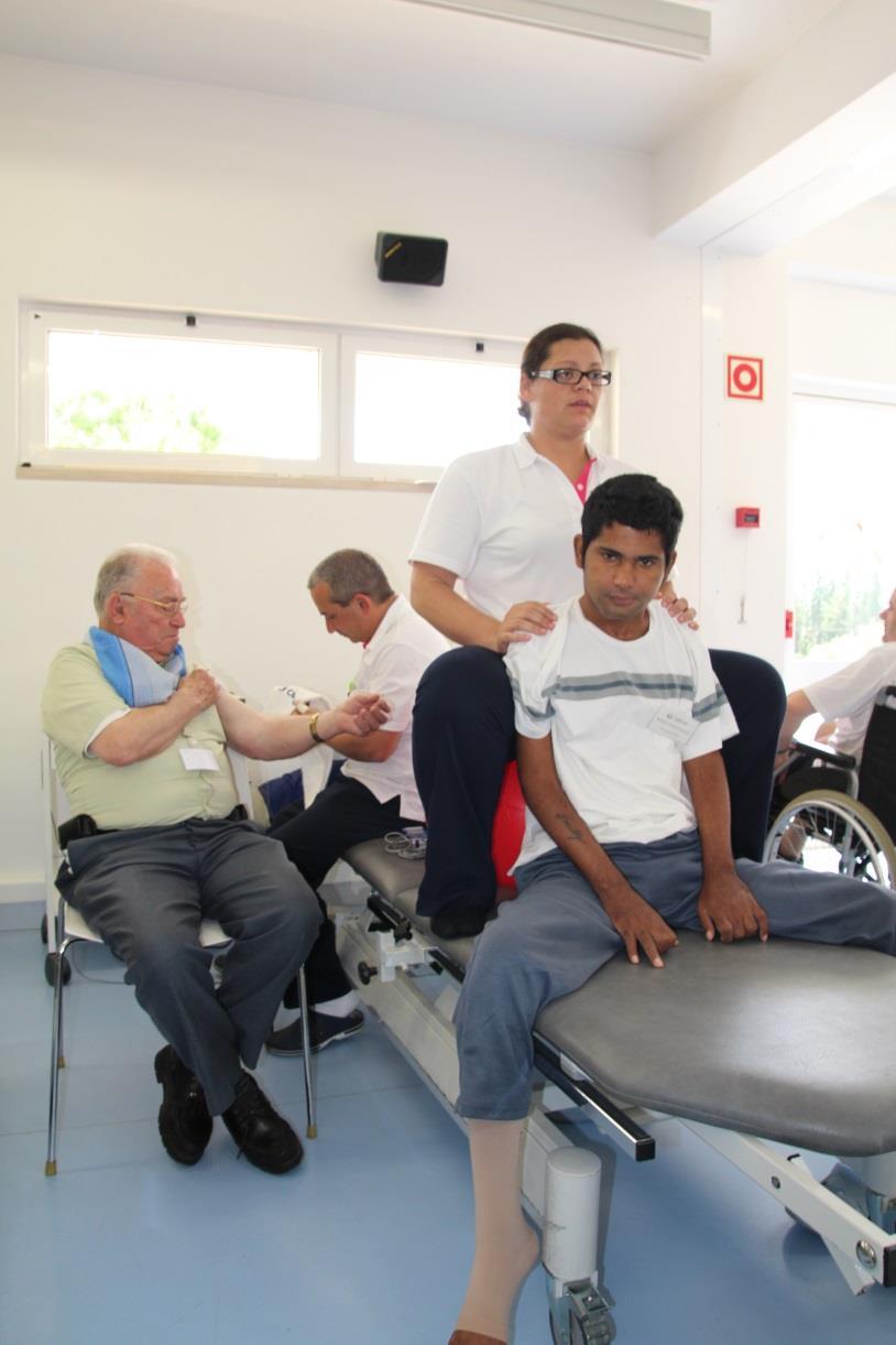 Critérios de internamento Condições físicas que permitam tolerar, participar activamente e beneficiar de programa intensivo de reabilitação Capacidades cognitivas que permitam participar activamente