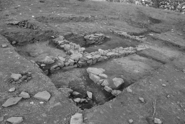 ARQUEOLOGIA DE TRANSIÇÃO: O MUNDO FUNERÁRIO Com efeito, ainda hoje, é principalmente com base nesse texto que, na bibliografia histórico-arqueológica, este sítio é referido pela maioria dos autores