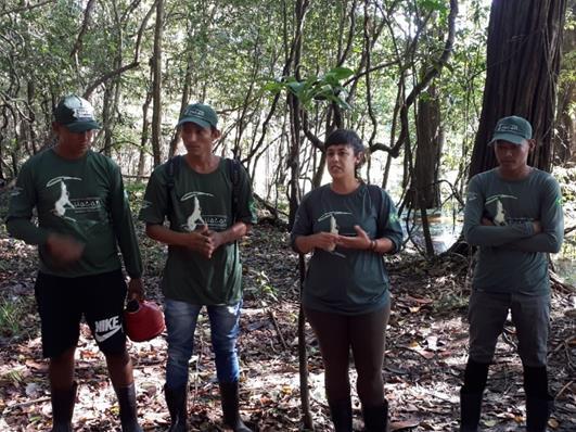 de nossos anfitriões da pousada encontrará com você no aeroporto de Tefé e o encaminhará diretamente ao porto da cidade Recomendamos a utilização de protetor solar (para te proteger do sol amazônico)