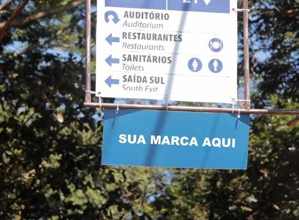 PLACA DE SINALIZAÇÃO DE AVENIDAS Local para divulgação nas placas de sinalização. Formato: 70 x 25 cm.