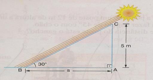 10- Uma árvore foi quebrada pelo vento e a parte do tronco que restou em pé forma um ângulo reto com o solo.