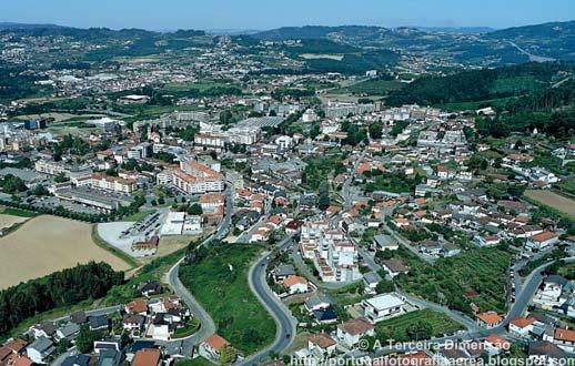 populacionais de algum relevo, encontram-se os aglomerados de Lagares, Torrados/Sousa, Longra, Airães e Serrinha.