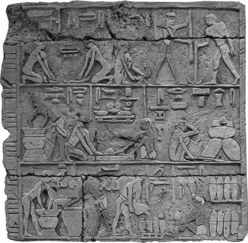 de cerveja aos santuários em seus túmulos. Há muitos retratos e esculturas que descrevem a fabricação de cerveja no Egito antigo, como por exemplo, a mostrada na Figura 3.