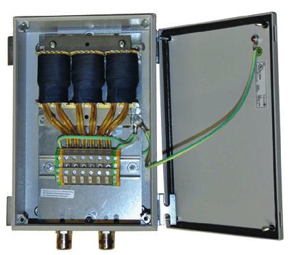 Filtro de Saída Características Filtro dv/dt para comprimento de cabo entre motor de inversor de frequência de até 120 m.