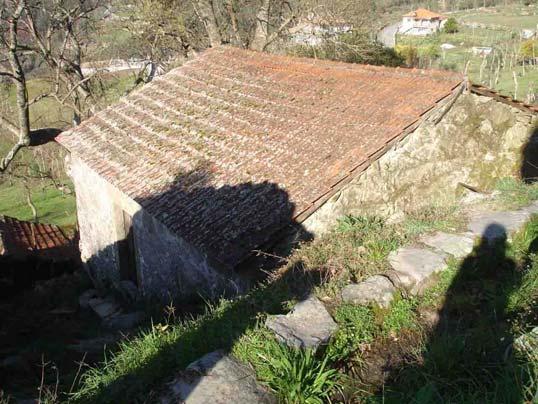 Lagar da Casa das Lages L.A.19 Riodouro Granito, telha marselha.