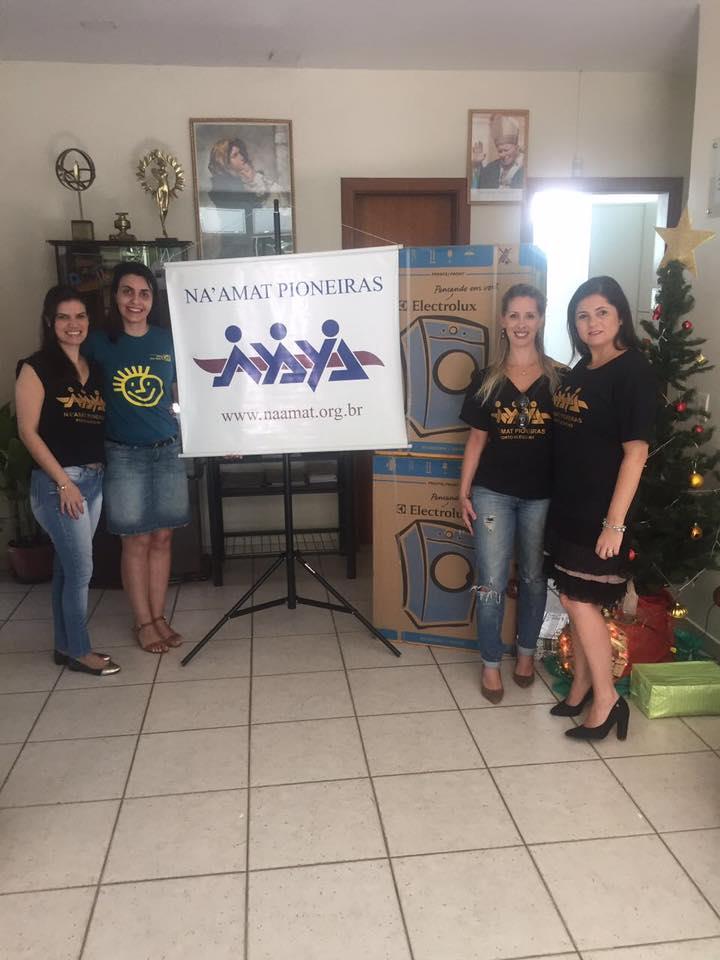 Rosane Borenstein, Sônia Zylberstejn, Beatriz Krost, Luciana Borenstein, Evani Zylberstejn, Walkiria Rachewsky, Sabrina Beck e Joceli Terner.