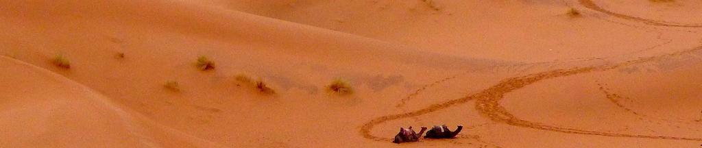 Erg Chebbi - A ponta mais setentrional do deserto do Sahara é o Erg Chebbi, uma cordilheira de dunas que há