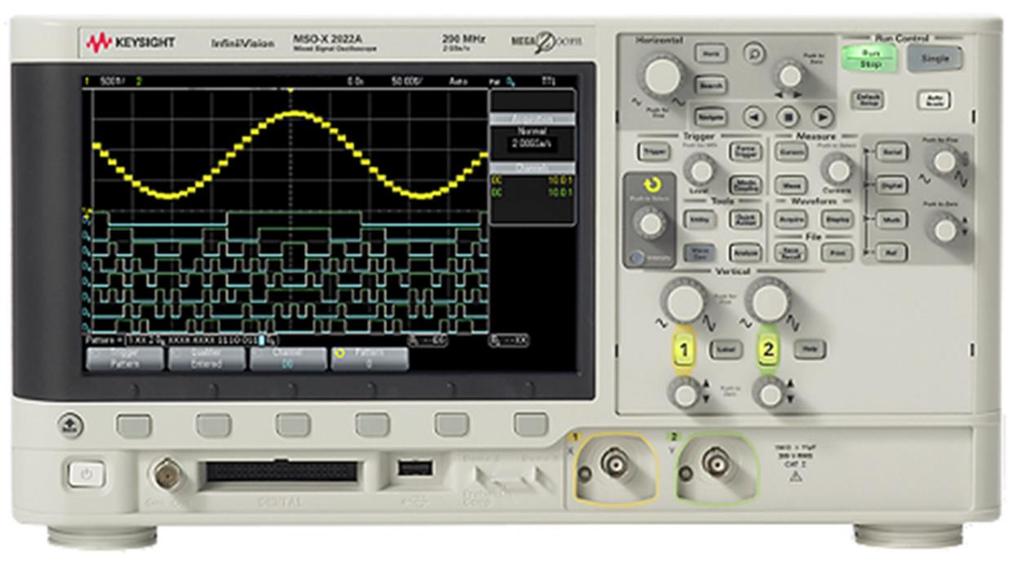 Neste circuito, a tensão sobre o capacitor, v c (t), será a mesma da fonte, v g (t): v g (t) = v c (t) = A.