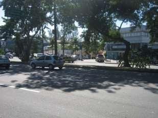 Pão de Açúcar. (b): Vista da calçada sentido Campo Grande.