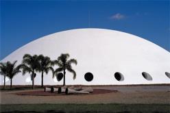 No restaurante Los Manantiales, de Félix Candelaas, também destacam-se os parabolóides. Museu da República, Brasília <http://blog.brasilturista.com.