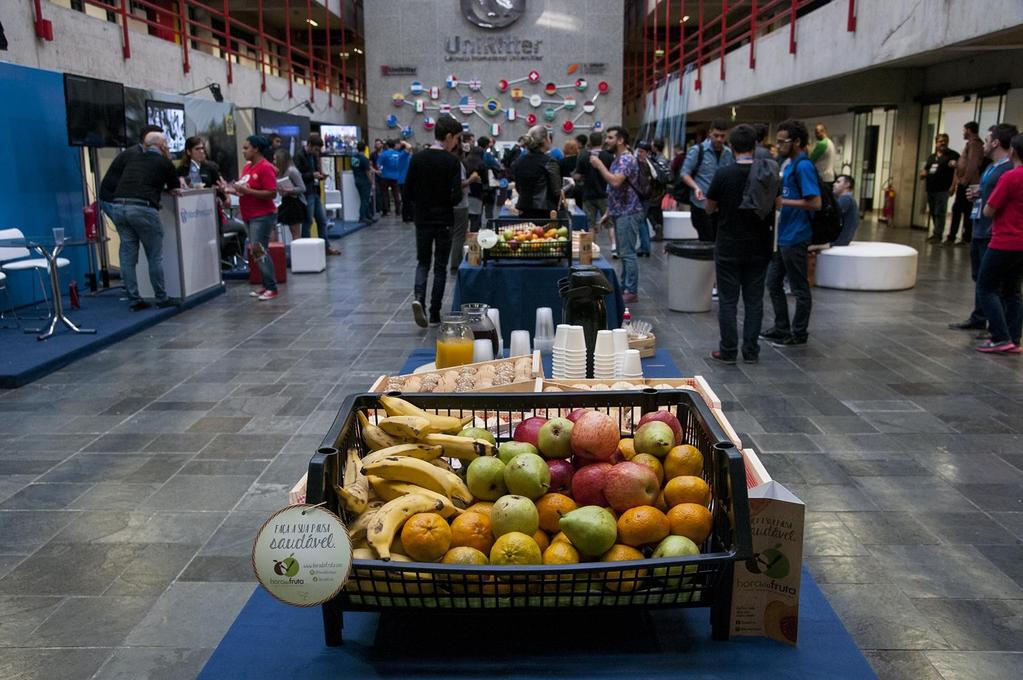 EXPERIÊNCIA Feira de frutas Sua marca na feirinha de