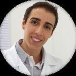 Sobre o autor: Formado em Farmácia, pós-graduado em Marketing e MBA em Cosmetologia, Rafael Ferreira é mestre em Ciências da Saúde; doutor em Medicina Celular e Molecular pela Faculdade de Medicina