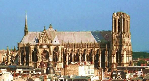 119 Figura A.5 Catedral de Reims.