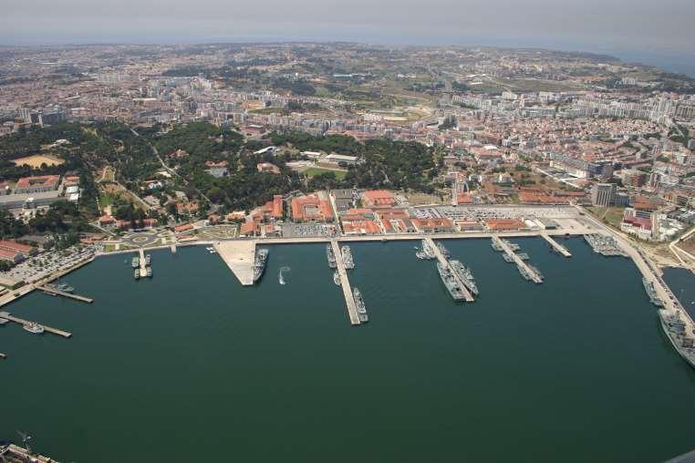 Sessão Cultural comemorações no âmbito dos 100 anos da passagem da Marinha para o Alfeite Em 4 de dezembro decorreu, no Auditório da Academia, uma sessão comemorativa no âmbito dos 100 anos da