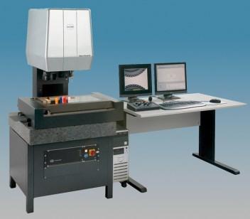 CMM Multissensor para Macrogeometrias Características Técnicas Werth VideoChek IP Capacidade multissensor de medição: WLP sensor laser para varredura de superfícies WCP sensor para medição de