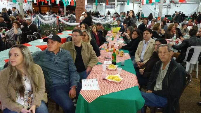 feira, entre as famílias italianas homenageadas pelo MUSEU CASA DE PORTINARI, foi destacada a FAMILIA AGOSTINHO, do atual Presidente AL 2018/2019 do LC BRODOWSKI e Presidente no AL 1977/1978