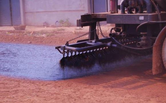 5.1 Pintura de ligação Antes de iniciar a construção da camada de concreto asfáltico