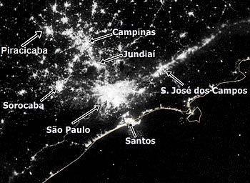 [20] Regiões ao redor da Grande São Paulo também são metrópoles, como Campinas, Baixada Santista e Vale do Paraíba.