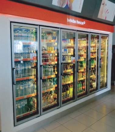 Walk In Coolers 6 Ideal para Expor Bebidas ou Alimentos em Estações de Serviço ou em qualquer outra Superfície com Self Service, tais como Hipermercados e Supermercados.