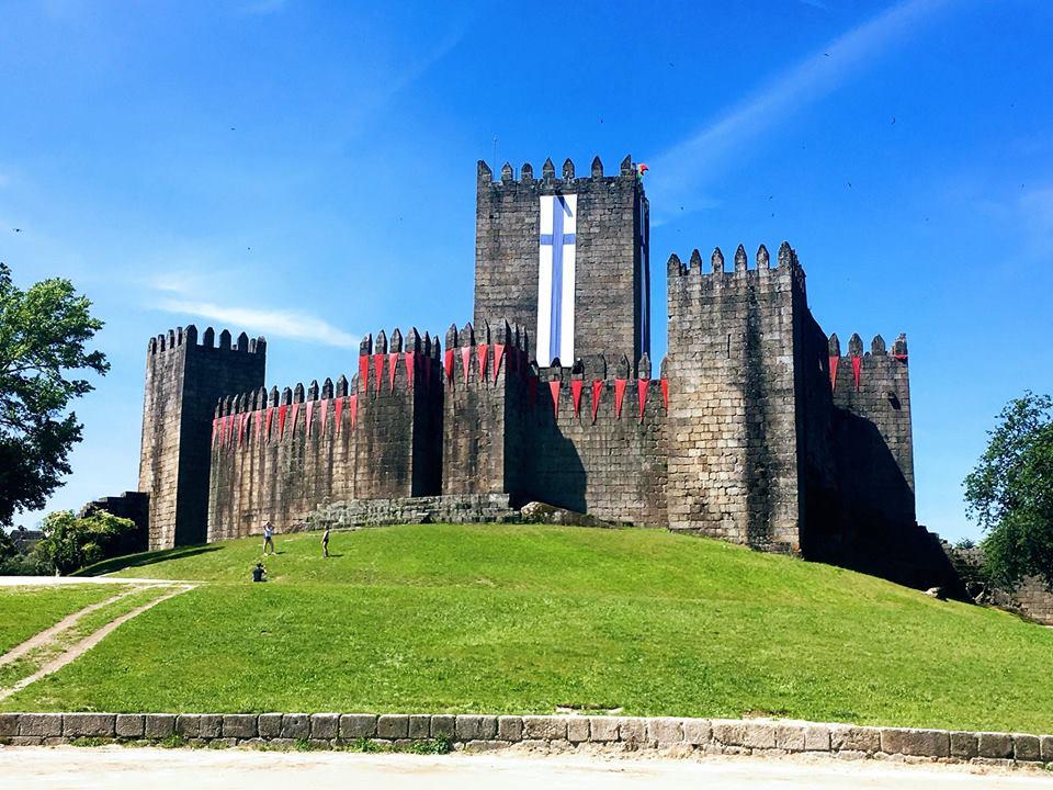 Museus 10h30 Paço dos Duques de Bragança e Castelo de Guimarães Visita temática gratuita que possibilita uma viagem no tempo.