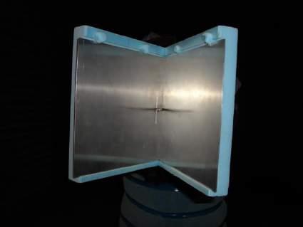 refletor de FSS Figura A-4 - Posicionamento do dipolo em relação ao refletor