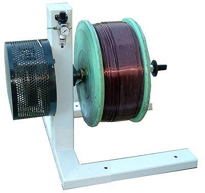 SERIE HDF 700 Tensor Pneumaticos O suporte do tensor HDF 700 é construído a partir de seção tubular de aço forte, e pode ser firmemente fixado ao solo.