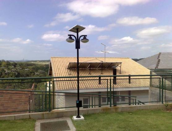 CONSIDERAÇÕES GERAIS A linha MALIBÚ é formada por equipamentos de iluminação a LED, desenvolvidos com componentes de alta tecnologia e qualidade, para funcionar com energia solar.