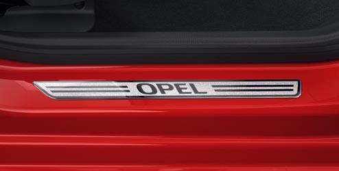 50 Contornos de personalização exterior que permitem sublinhar os detalhes de acabamento do Opel * Kit com 2 contornos para fixação no pára-choques dianteiro, abaixo do farol de nevoeiro Número Peça: