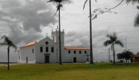 Ordem Jesuíta O partido arquitetônico adotado pelos jesuítas para seus edifícios no Brasil, os Colégios, era constituído por uma planta quadrangular com pátio