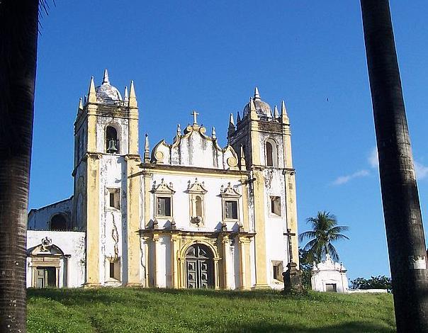 Chegando em Olinda / PE, região próspera pela cana de açúcar, receberam um terreno.