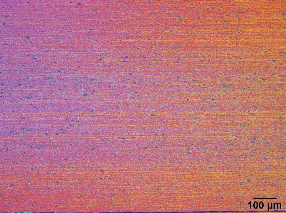 67 Figura 61 - Micrografia obtida com auxílio de microscopia óptica de luz polarizada da amostra laminada a frio em 90% de redução de espessura em e recozida a 350 C por 1 hora.