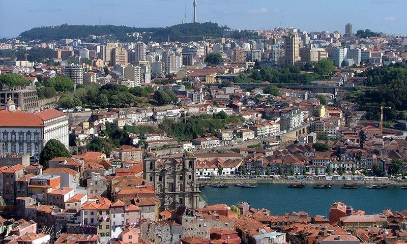 Fundam várias cidades Braga, Porto, Lugo, Astorga.