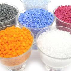 A maior parte dos polímeros são moléculas orgânicas macromoléculas.