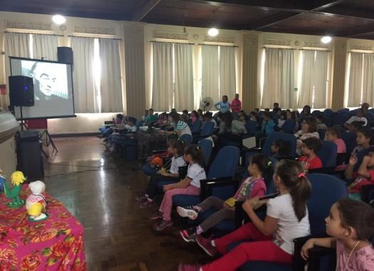 Musical do Sítio do Picapau Amarelo na Escola com o intuito de que as histórias do Sítio do