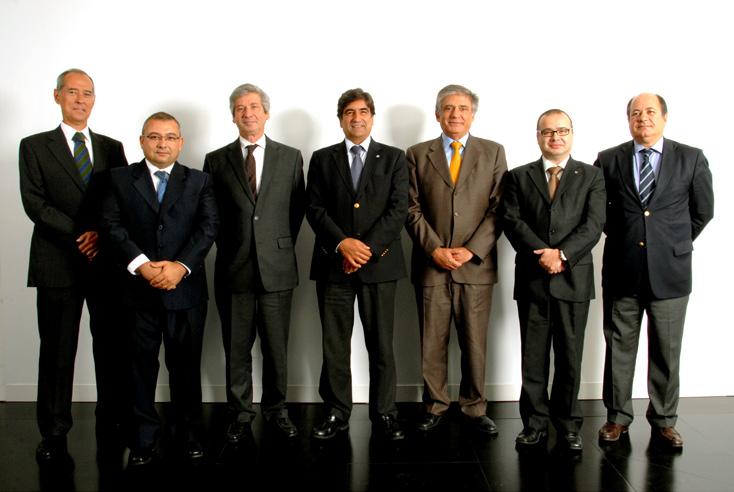 Da esquerda para a direita: Eng.º José Fernando da Silva Ferreira - Vogal (não executivo); Arq. Ricardo Alexandre da Silva Bastos - Vogal (não executivo); Dr.