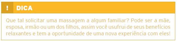 Automassagem Sentado com o braço apoiado na coxa.