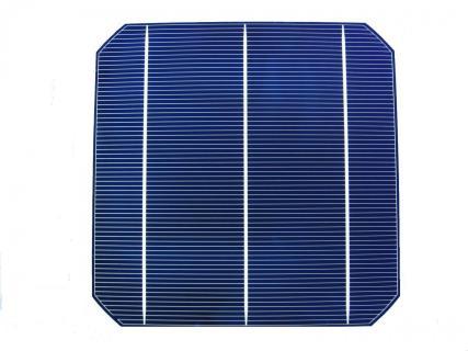 Célula e Módulo Fotovoltaico Célula: Pm ~ 4,1 a 4,8 W; Isc ~ 9 A e Voc ~ 0,5 V Módulo Fotovoltaico: