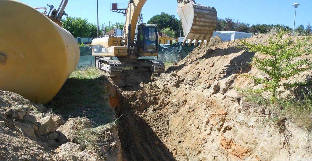 Escavação para colocação da fossa estanque
