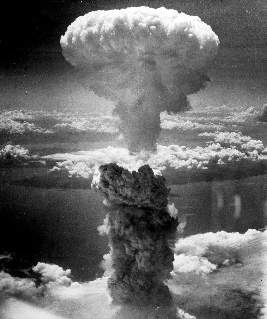 de maio de 1945) Bombas de Hiroshima e