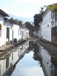 Esse organismo identifica os patrimônios que são de importância para a preservação da cultura e da de um país. 13.